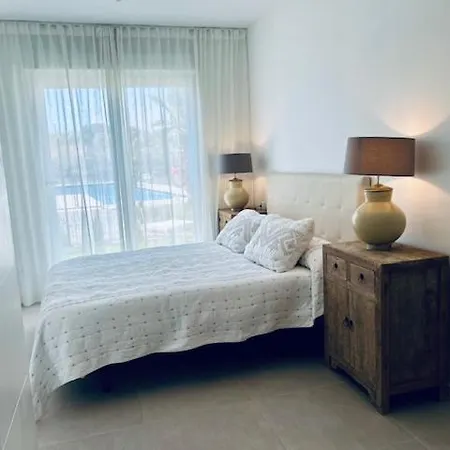 Beautiful Brand New - Side Apartman